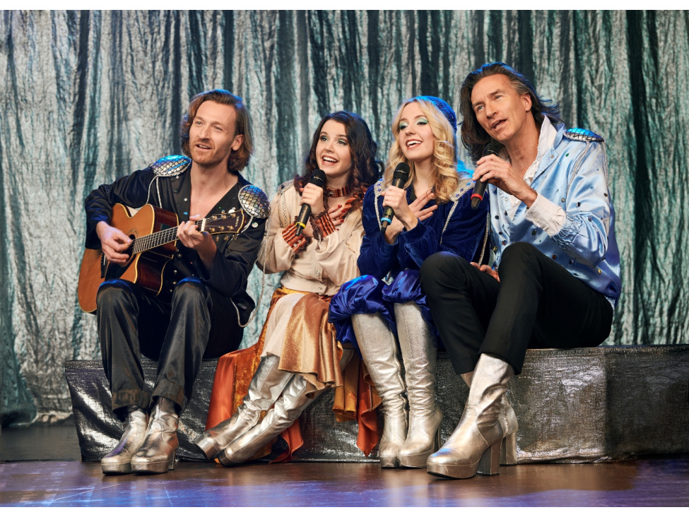 Super ABBA - A Tribute to ABBA